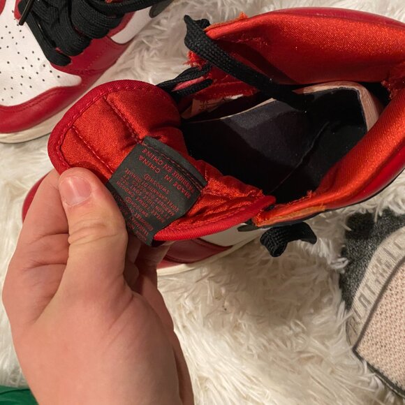 Nike Air Jordan 1 Retro High Satin Snake Chicago (W) – Size 7.5 - Picture 3 of 8